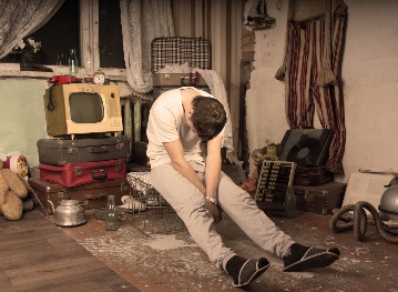 Grotty flat cluttered prs 